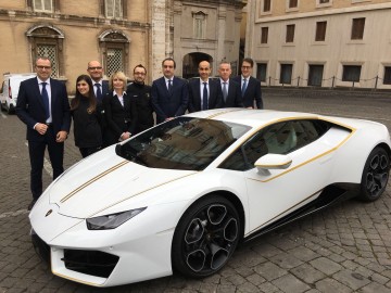 Lamborghini Huracan dla Papieża